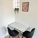 شقة Verdun - Maisonnette Avec Parking Prive