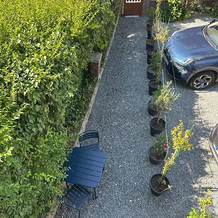 Verdun - Maisonnette Avec Parking Prive