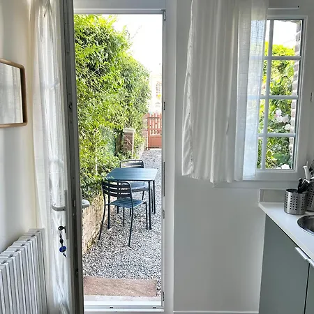 Verdun - Maisonnette Avec Parking Prive *